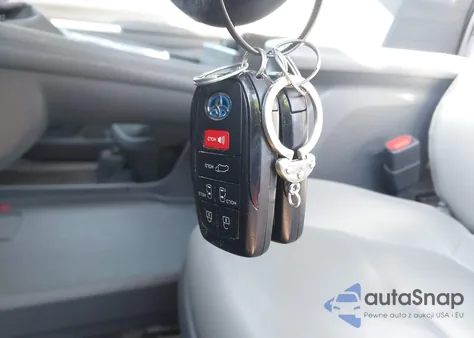 2021 Toyota Sienna Xle from USA, damaged, VIN 5TDYRKEC1MS024687